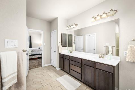 117 Fairway Floresville TX 78114