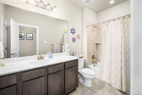 117 Fairway Floresville TX 78114