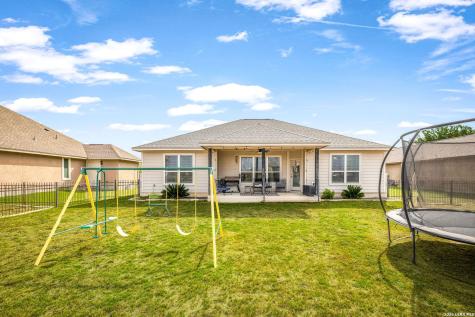 117 Fairway Floresville TX 78114