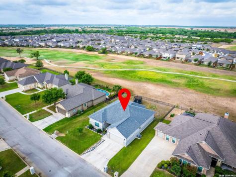 117 Fairway Floresville TX 78114
