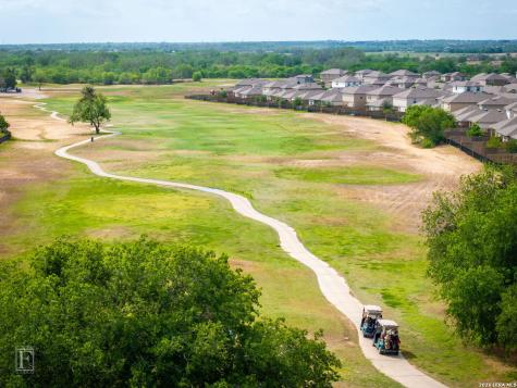 117 Fairway Floresville TX 78114