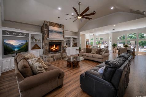 613 N Rolling View San Antonio TX 78253