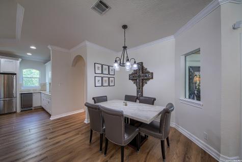 613 N Rolling View San Antonio TX 78253