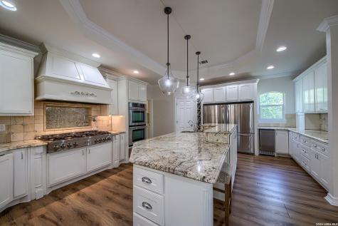 613 N Rolling View San Antonio TX 78253