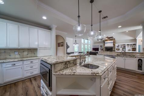 613 N Rolling View San Antonio TX 78253