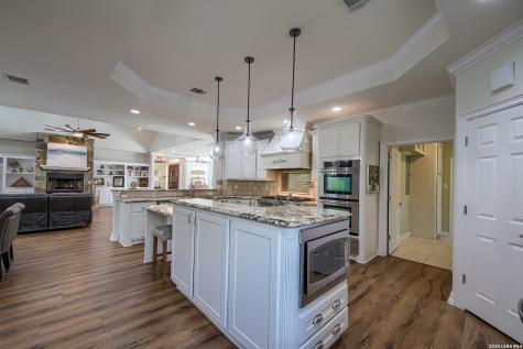 613 N Rolling View San Antonio TX 78253