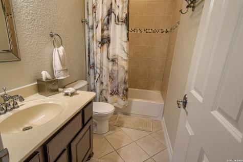 613 N Rolling View San Antonio TX 78253