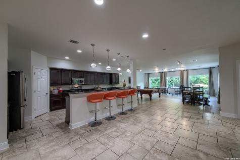613 N Rolling View San Antonio TX 78253