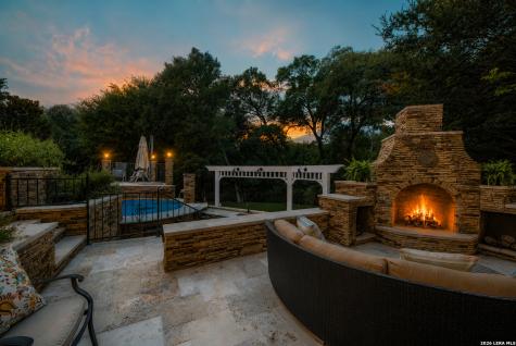 613 N Rolling View San Antonio TX 78253