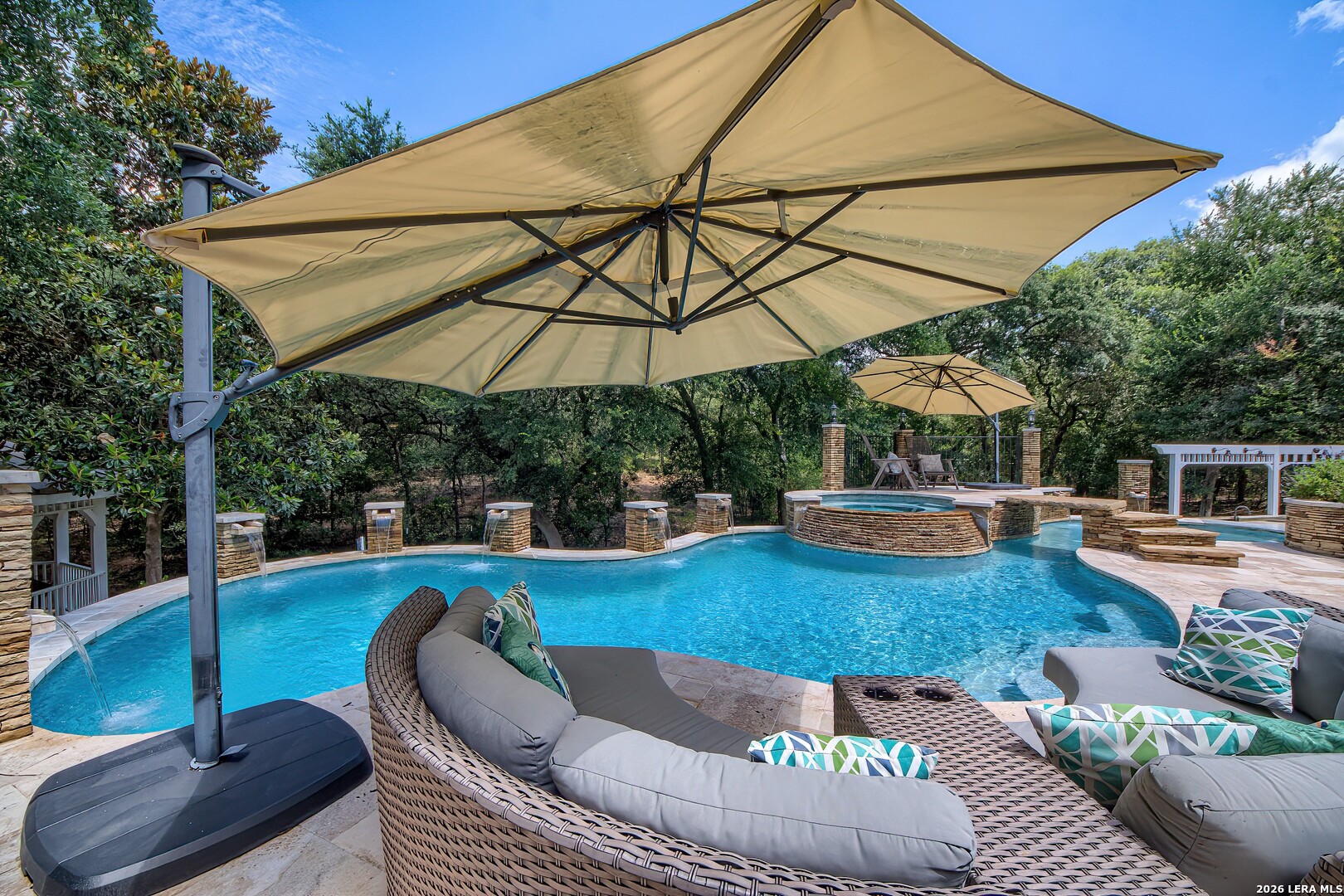 613 N Rolling View San Antonio TX 78253