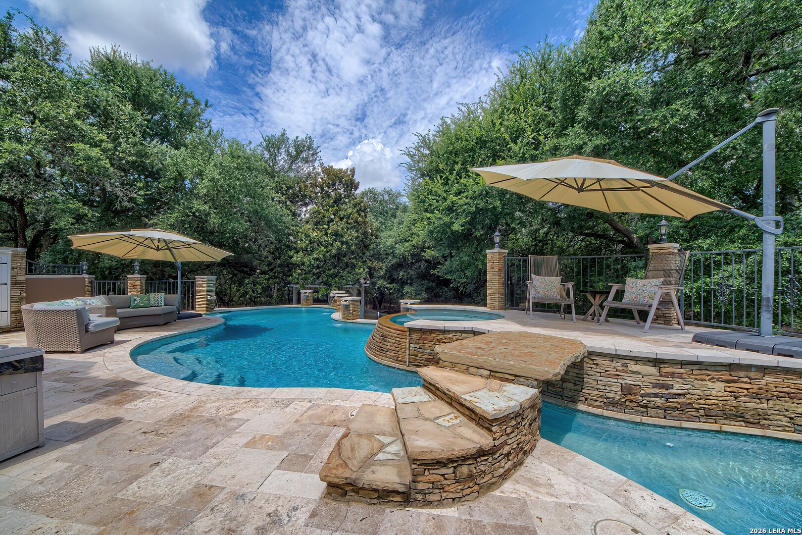 613 N Rolling View San Antonio TX 78253
