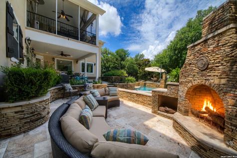 613 N Rolling View San Antonio TX 78253