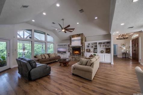 613 N Rolling View San Antonio TX 78253