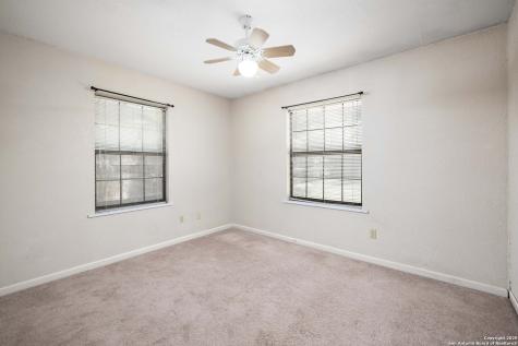 953 Lazy Trail New Braunfels TX 78130