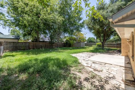 953 Lazy Trail New Braunfels TX 78130
