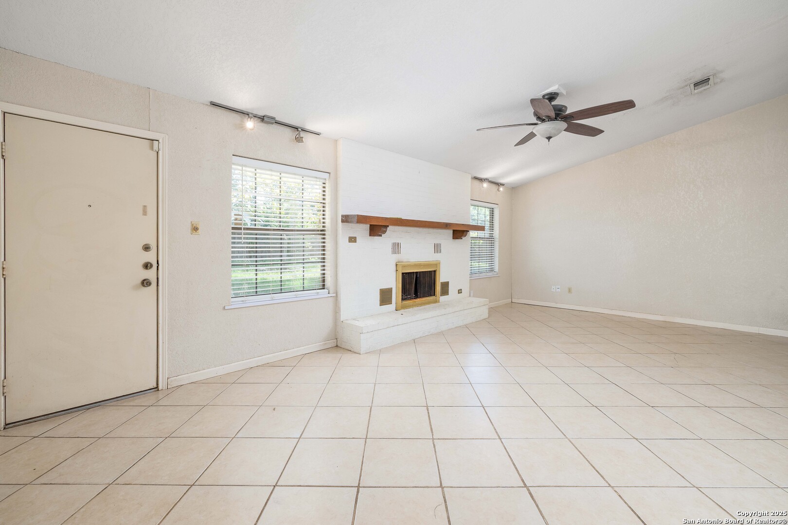 953 Lazy Trail New Braunfels TX 78130