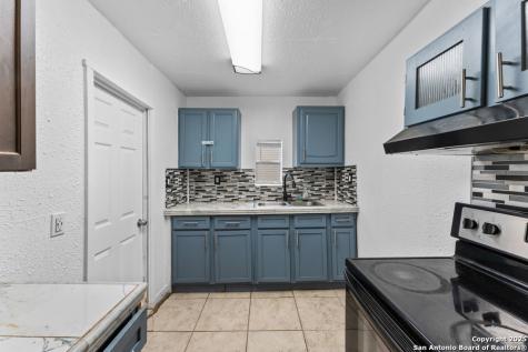 373 Avenue I Poteet TX 78065
