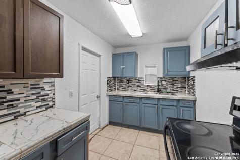 373 Avenue I Poteet TX 78065