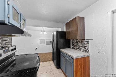 373 Avenue I Poteet TX 78065