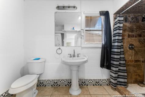373 Avenue I Poteet TX 78065