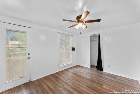 373 Avenue I Poteet TX 78065