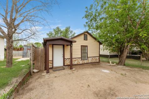 373 Avenue I Poteet TX 78065