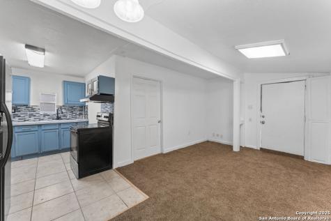 373 Avenue I Poteet TX 78065