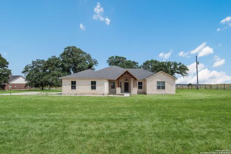 720 Lake Valley Drive La Vernia TX 78121