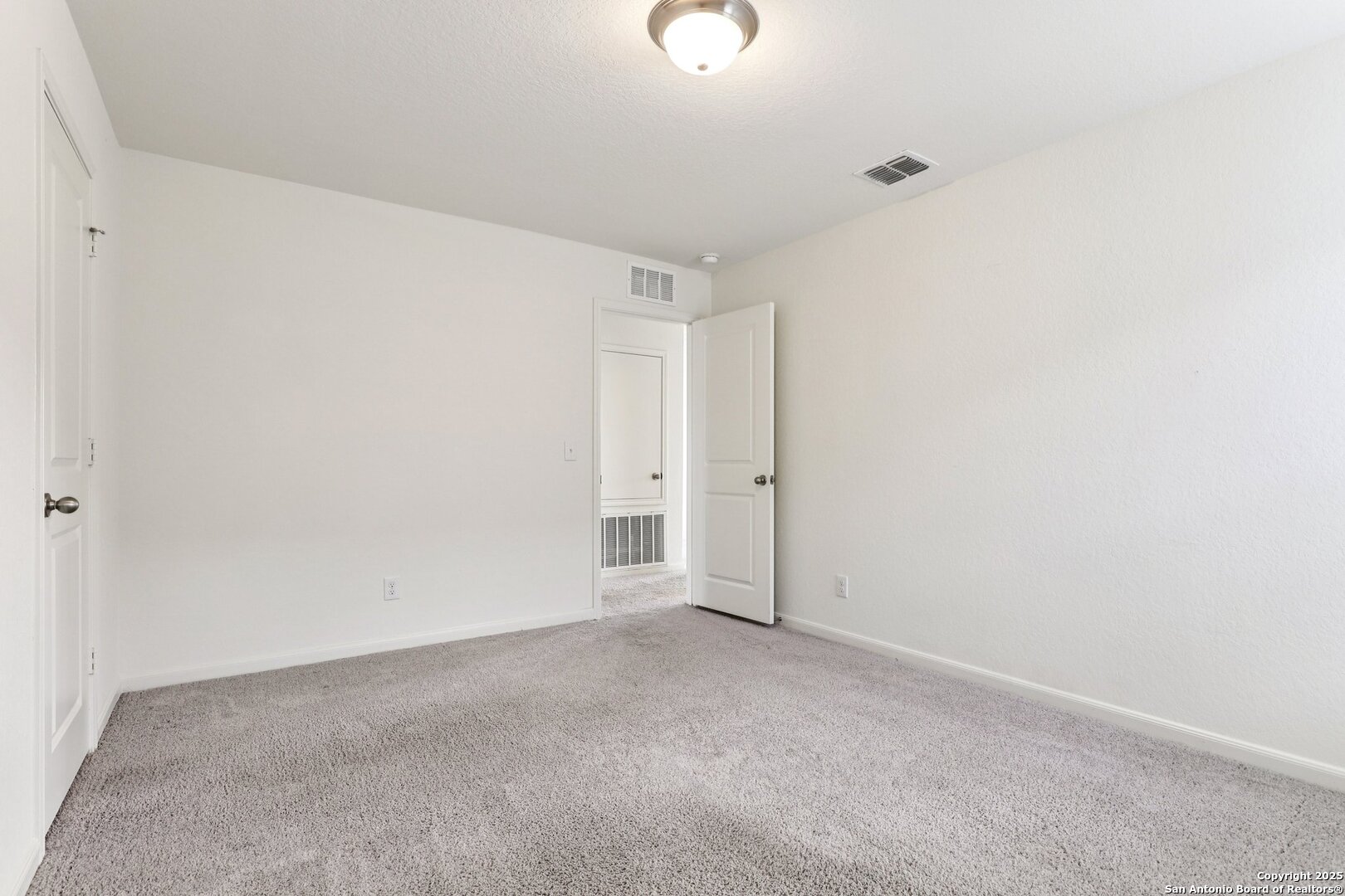 5621 Pearl Meadow Converse TX 78109
