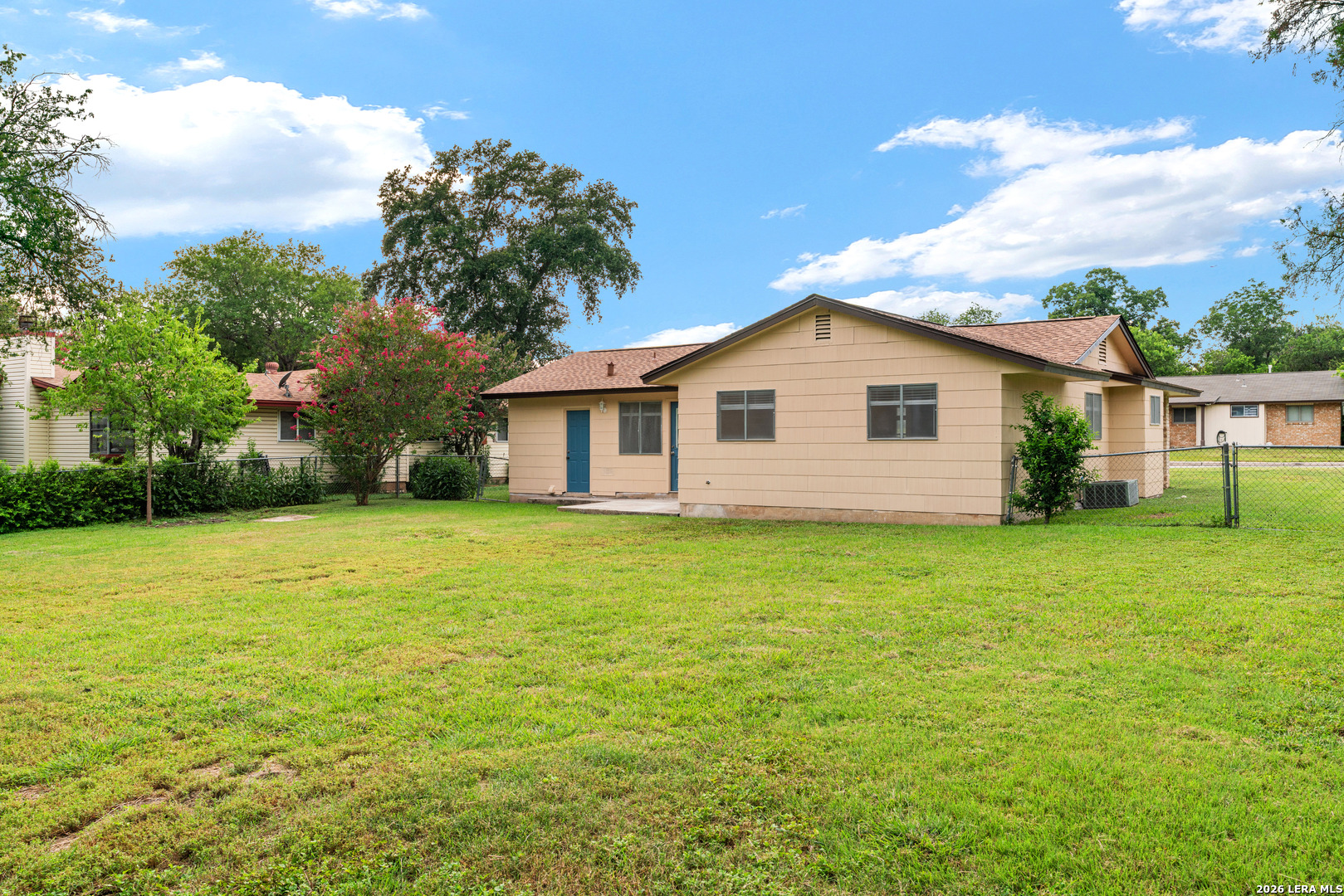212 Avenue F Converse TX 78109