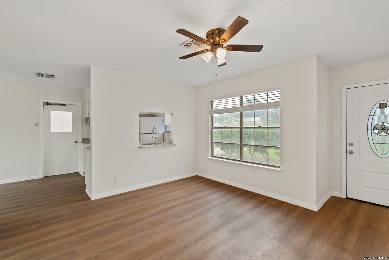 212 Avenue F Converse TX 78109