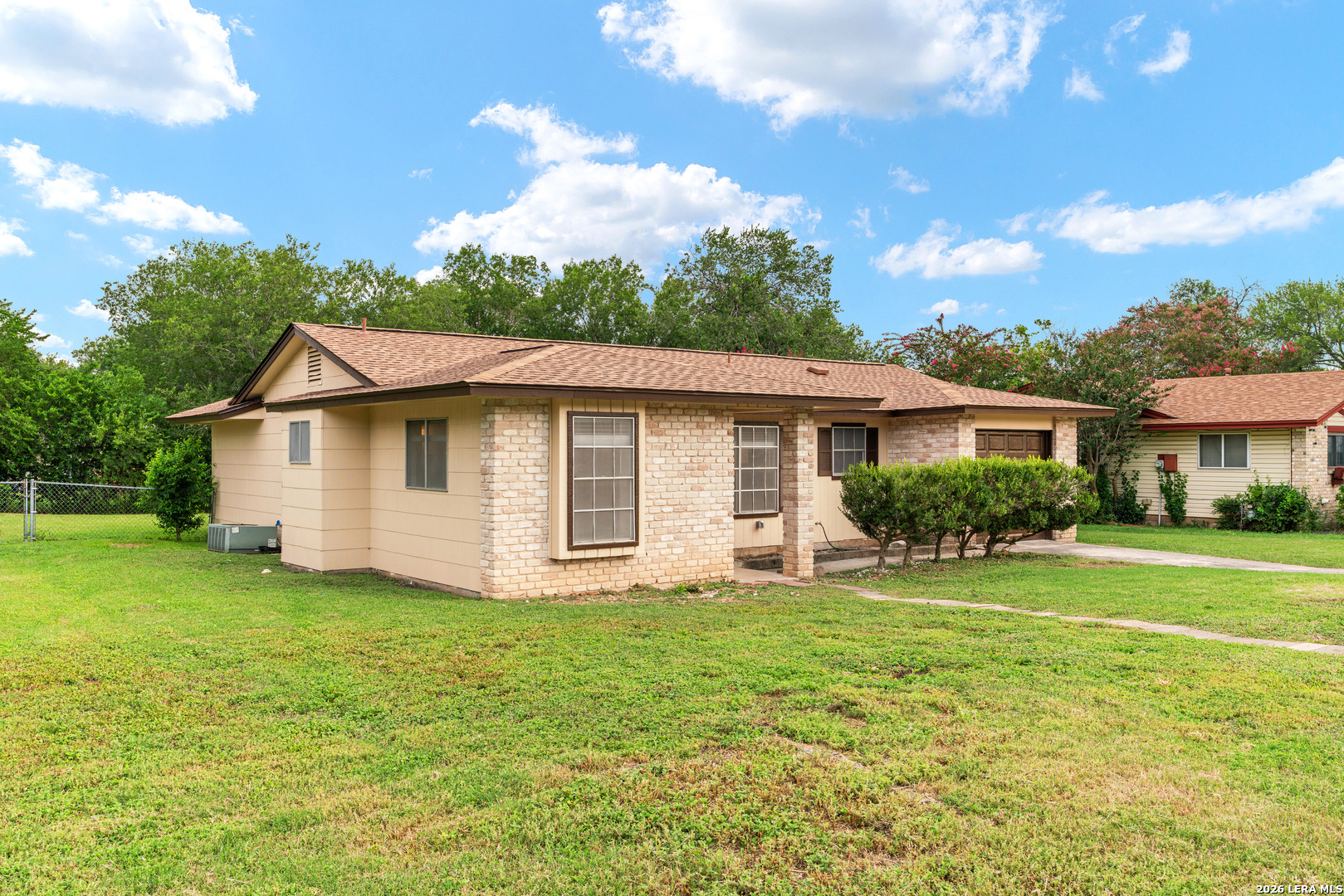 212 Avenue F Converse TX 78109