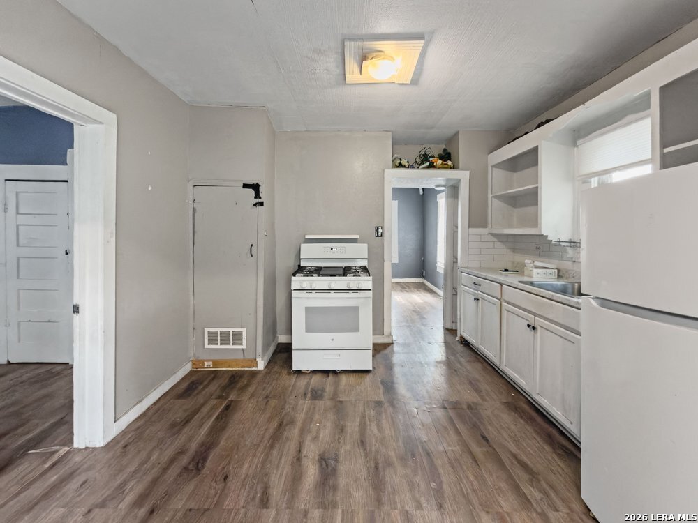 2407 San Fernando San Antonio TX 78207