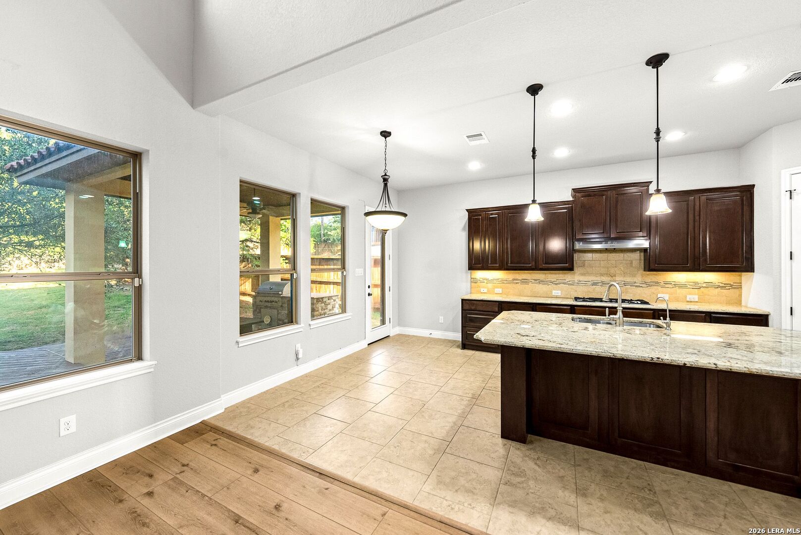 25207 Estancia Cir, San Antonio TX 78260