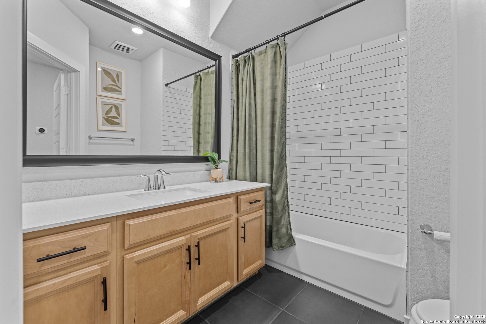 5843 Whitby Road #6 San Antonio TX 78240