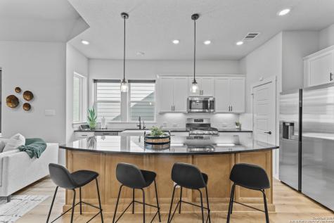 5843 Whitby Road #6 San Antonio TX 78240