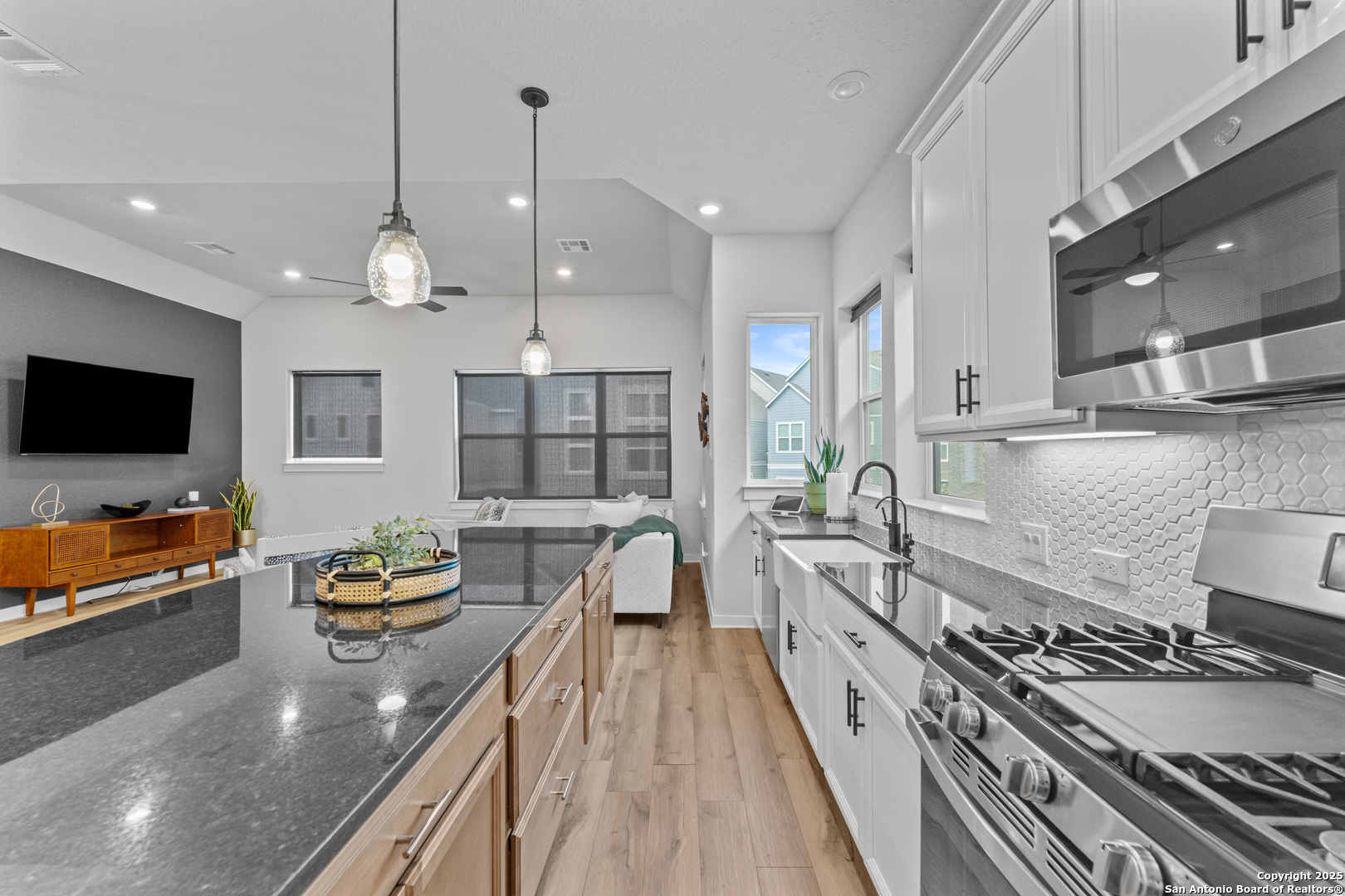 5843 Whitby Road #6 San Antonio TX 78240