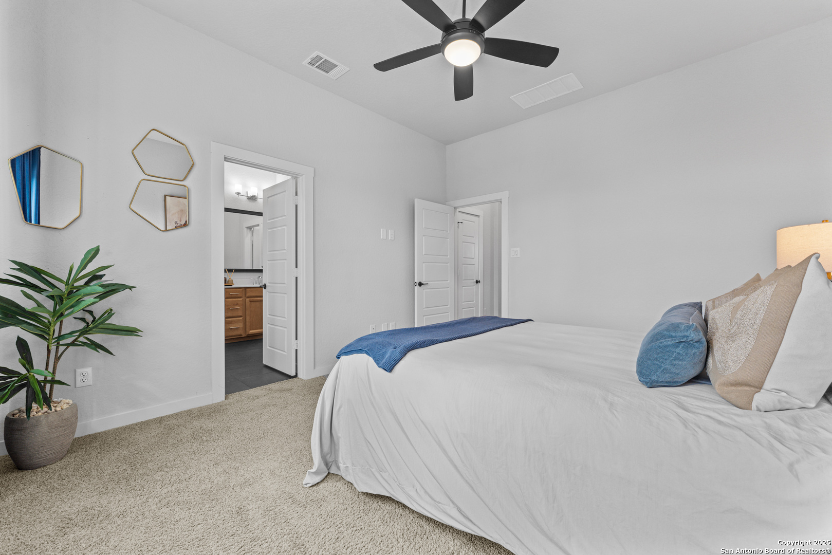 5843 Whitby Road #6 San Antonio TX 78240
