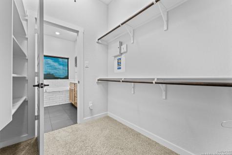 5843 Whitby Road #6 San Antonio TX 78240
