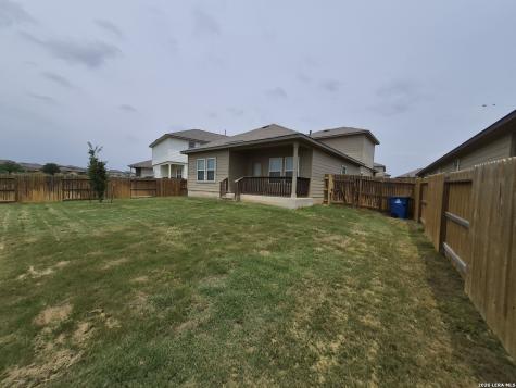 465 Middle Green Loop Floresville TX 78114