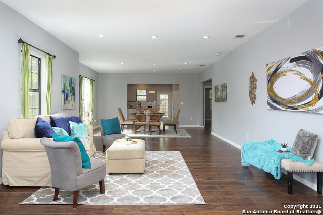 1045 W Mistletoe Avenue San Antonio TX 78201