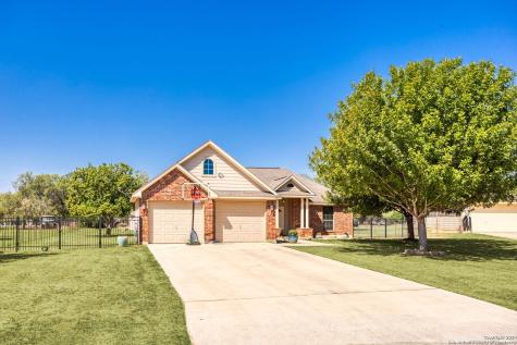 16815 Delana Avenue Elmendorf TX 78112