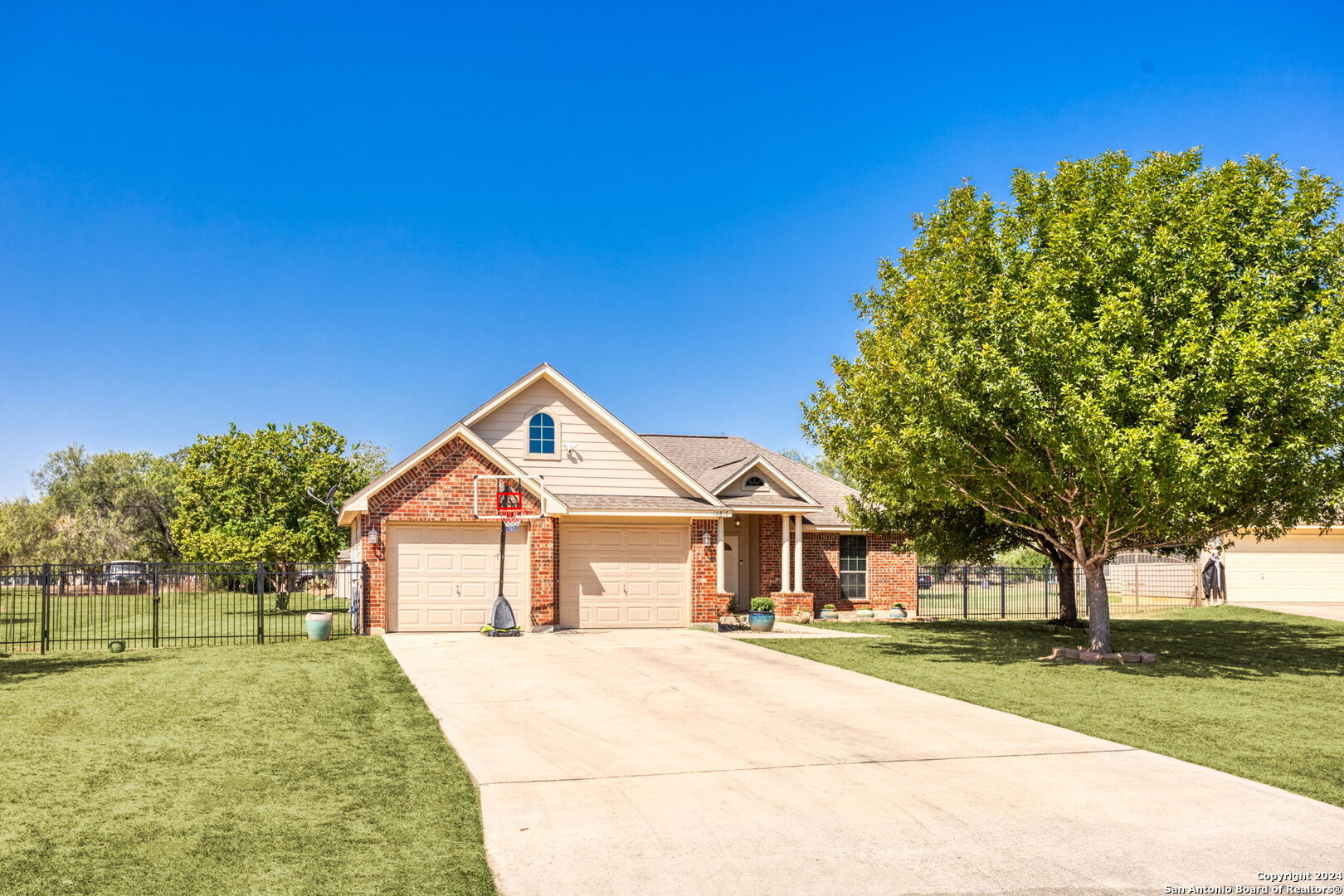 16815 Delana Avenue Elmendorf TX 78112
