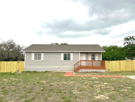 109 N 1st Street Somerset TX 78069
