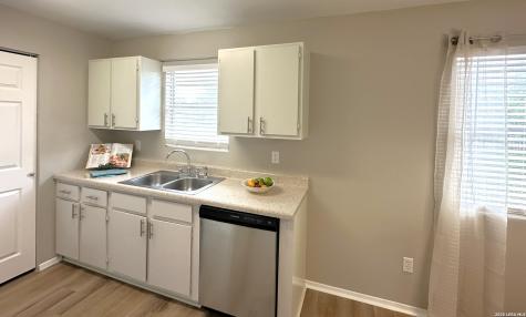 109 N 1st Street Somerset TX 78069