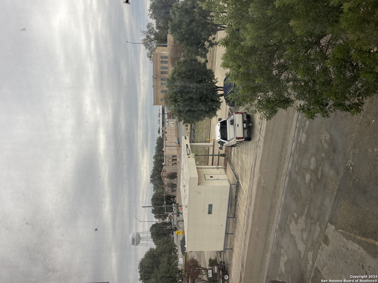 1110 18th Street Hondo TX 78861