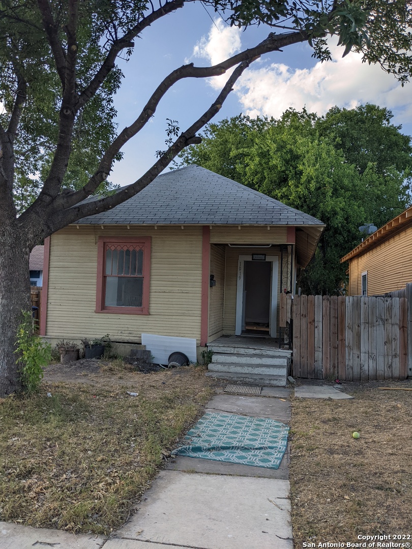 1019 W Lynwood Avenue San Antonio TX 78201