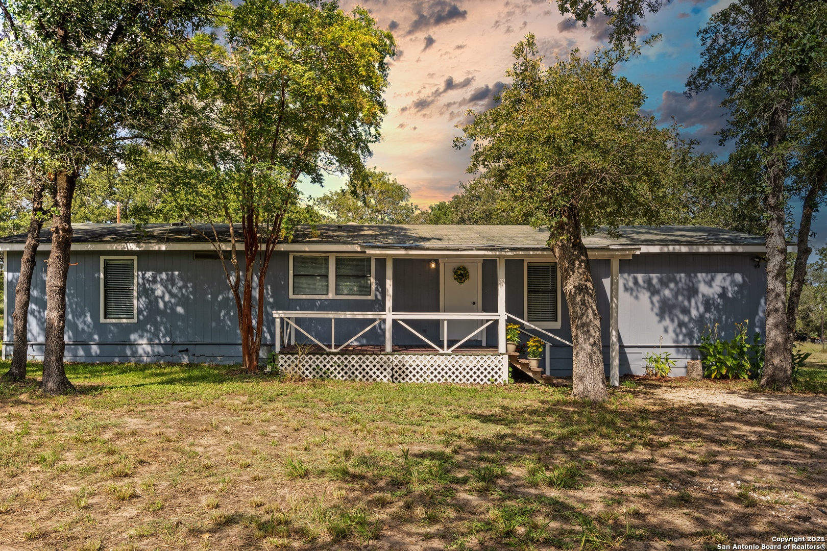 342 Flores Oaks Drive Floresville TX 78114