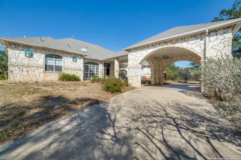 135 County Road 7727 Natalia TX 78059