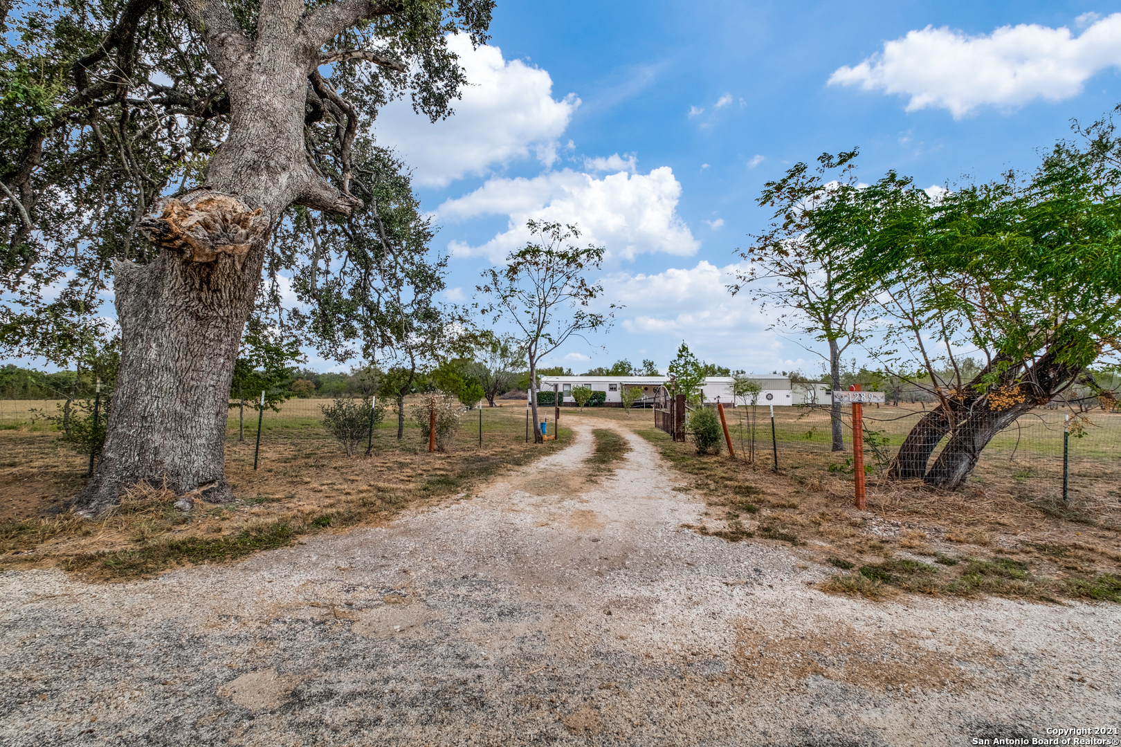 1289 Hoffman Road Lytle TX 78052